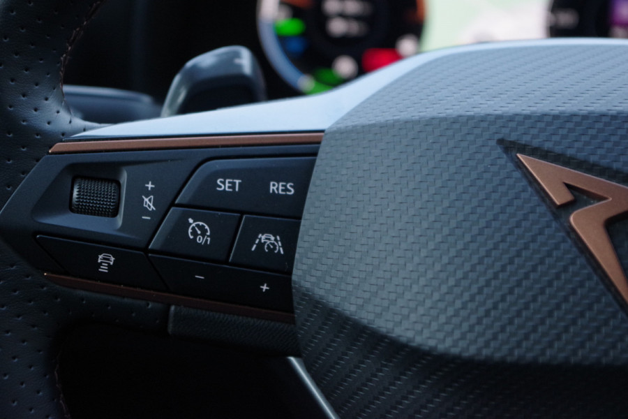 CUPRA Formentor 1.4 e-Hybrid 245 PK VZ Performance, Camera, Kuipstoelen, Adap. Cruise Control