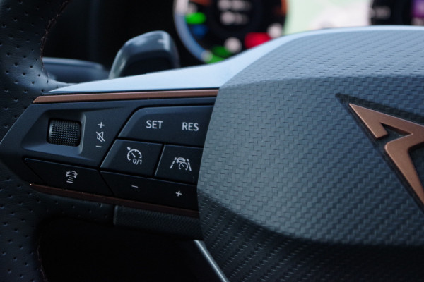 CUPRA Formentor 1.4 e-Hybrid 245 PK VZ Performance, Camera, Kuipstoelen, Adap. Cruise Control