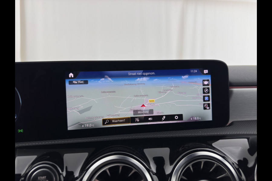 Mercedes-Benz A-Klasse 160 BUSINESS SOLUTION AMG *WIDESCREEN-DIGI-COCKPIT | FULL-LED | LEATHER-MICROFIBRE | CAMERA | ECC | PDC | CRUISE | HEATED-SPORTSEATS | PRIVACY-GLASS | 18"ALU*