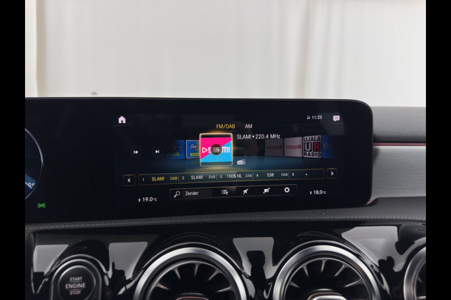 Mercedes-Benz A-Klasse 160 BUSINESS SOLUTION AMG *WIDESCREEN-DIGI-COCKPIT | FULL-LED | LEATHER-MICROFIBRE | CAMERA | ECC | PDC | CRUISE | HEATED-SPORTSEATS | PRIVACY-GLASS | 18"ALU*