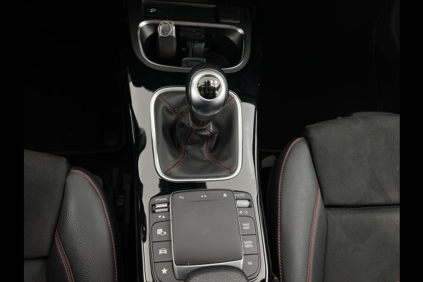 Mercedes-Benz A-Klasse 160 BUSINESS SOLUTION AMG *WIDESCREEN-DIGI-COCKPIT | FULL-LED | LEATHER-MICROFIBRE | CAMERA | ECC | PDC | CRUISE | HEATED-SPORTSEATS | PRIVACY-GLASS | 18"ALU*