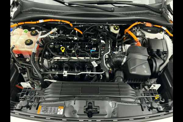 Ford Kuga 2.5 PHEV 225 PK Aut. ST-Line X Adaptive Cruise Control 19" LM Velgen PDC VA + Camera Design Pack Driver Assistance Pack Winter Pack Premium White Metallic Trekhaak