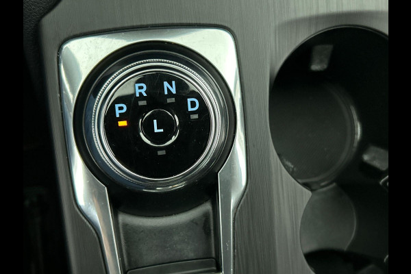 Ford Kuga 2.5 PHEV 225 PK Aut. ST-Line X Adaptive Cruise Control 19" LM Velgen PDC VA + Camera Design Pack Driver Assistance Pack Winter Pack Premium White Metallic Trekhaak