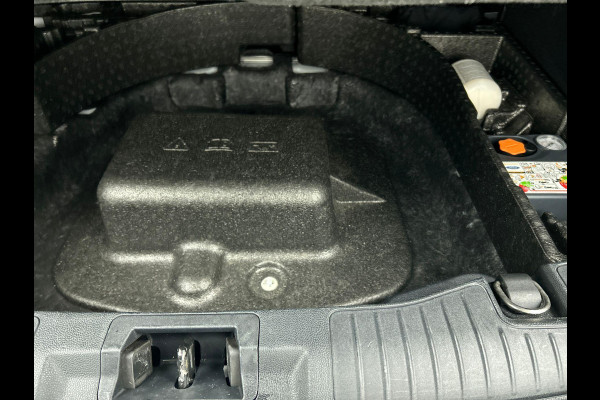 Ford Kuga 2.5 PHEV 225 PK Aut. ST-Line X Adaptive Cruise Control 19" LM Velgen PDC VA + Camera Design Pack Driver Assistance Pack Winter Pack Premium White Metallic Trekhaak