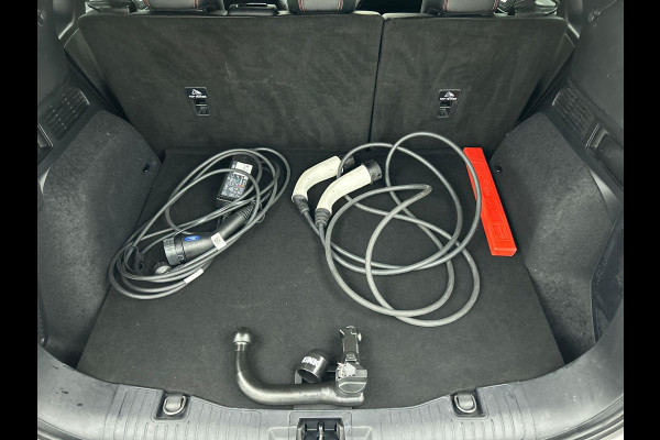 Ford Kuga 2.5 PHEV 225 PK Aut. ST-Line X Adaptive Cruise Control 19" LM Velgen PDC VA + Camera Design Pack Driver Assistance Pack Winter Pack Premium White Metallic Trekhaak