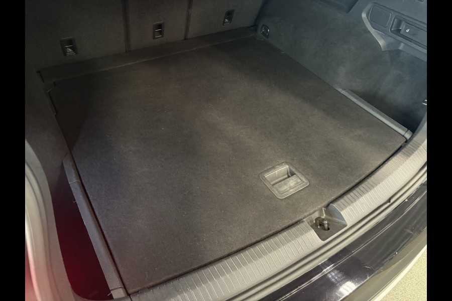 Seat Tarraco 1.5 TSi 150pk DSG Xcellence SCHUIFDAK/BEATSAUDIO/LEDER/DODEHOEK/20INCH