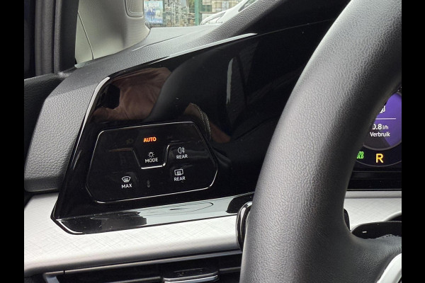 Volkswagen Golf 1.0 eTSI DSG R-Line Acc|Camera|CarPlay|Dodehoek|Navi