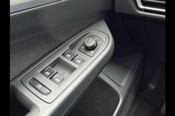 Volkswagen Golf 1.0 eTSI DSG R-Line Acc|Camera|CarPlay|Dodehoek|Navi