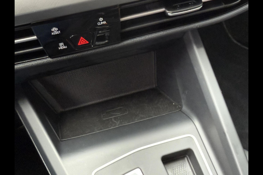 Volkswagen Golf 1.0 eTSI DSG R-Line Acc|Camera|CarPlay|Dodehoek|Navi
