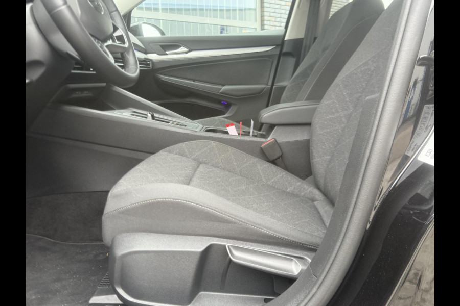 Volkswagen Golf 1.0 eTSI DSG R-Line Acc|Camera|CarPlay|Dodehoek|Navi