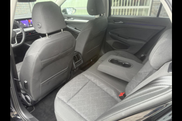 Volkswagen Golf 1.0 eTSI DSG R-Line Acc|Camera|CarPlay|Dodehoek|Navi