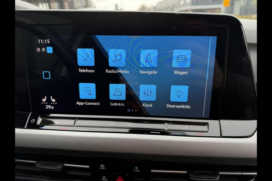 Volkswagen Golf Variant 1.0 eTSI Life / Cruise control adaptief / NAVI + Apple CarPlay - Android / Stuur-Stoel Verwarming + Veloer