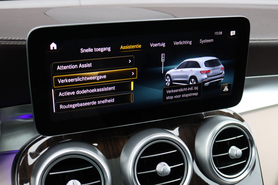 Mercedes-Benz GLC 300e 4MATIC Premium Plus | Distronic+ | Panoramadak | Memory | Leder | Trekhaak | Camera | Sfeerverlichting | Augmented Reality | Stoelverwarming |