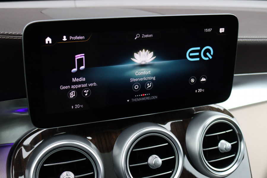 Mercedes-Benz GLC 300e 4MATIC Premium Plus | Distronic+ | Panoramadak | Memory | Leder | Trekhaak | Camera | Sfeerverlichting | Augmented Reality | Stoelverwarming |