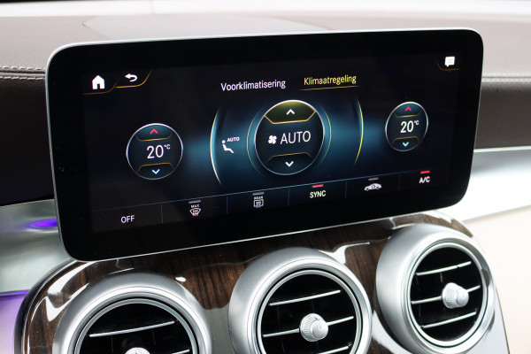 Mercedes-Benz GLC 300e 4MATIC Premium Plus | Distronic+ | Panoramadak | Memory | Leder | Trekhaak | Camera | Sfeerverlichting | Augmented Reality | Stoelverwarming |