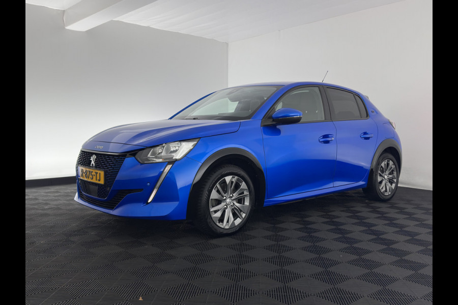 Peugeot e-208 EV Allure 50 kWh {SOH-91%} Aut *FULL-LED | DIGI-COCKPIT | BLINDSPOT | CAMERA | NAVI-FULLMAP | LANE-ASSIST | KEYLESS | DAB | CCS-FASTLOADER | TOP-VIEW | AMBIENT-LIGHT | 17"ALU*