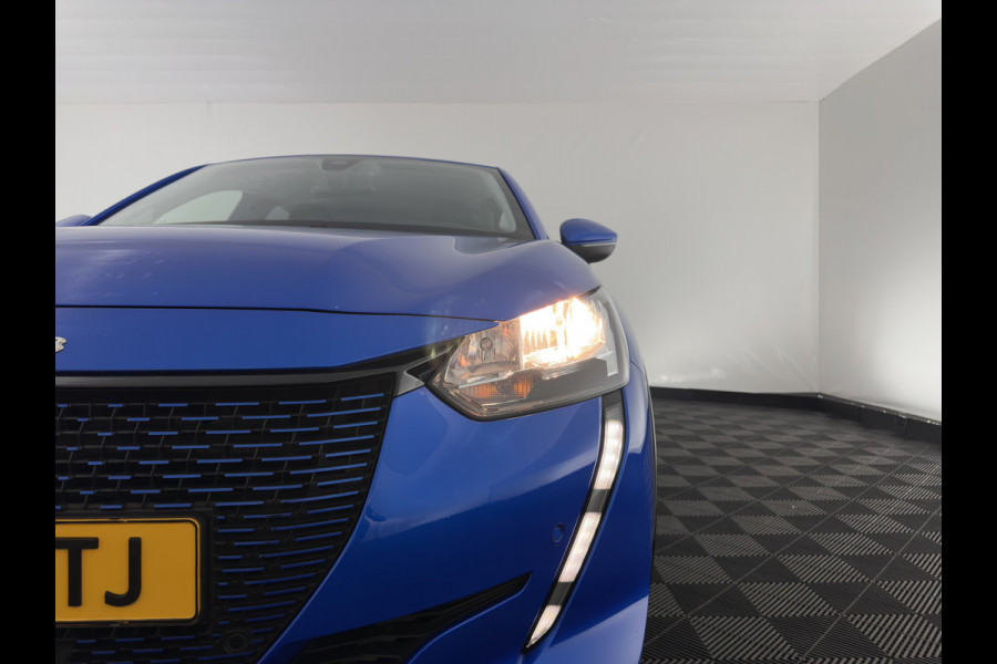 Peugeot e-208 EV Allure 50 kWh {SOH-91%} Aut *FULL-LED | DIGI-COCKPIT | BLINDSPOT | CAMERA | NAVI-FULLMAP | LANE-ASSIST | KEYLESS | DAB | CCS-FASTLOADER | TOP-VIEW | AMBIENT-LIGHT | 17"ALU*