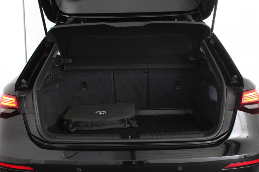 Audi A3 Sportback 40 TFSI e Edition 204pk > Leer/Camera/Stoelverwarming/virtual cockpit Plus...