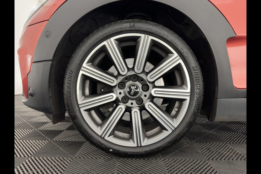 MINI Clubman 2.0 Cooper S ALL4 Premier Plus JCW (INCL-BTW) Aut * PANO | LUXURY-LEATHER | FULL-LED | HEATED-SPORTSEATS | DIGI-COCKPIT | AMBIENT-LIGHT | PRIVACY-GLASS | HEAD-UP | PDC | CAMERA | DAB  | KEYLESS | TOWBAR | 18"ALU*