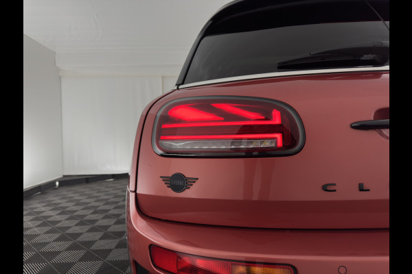 MINI Clubman 2.0 Cooper S ALL4 Premier Plus JCW (INCL-BTW) Aut * PANO | LUXURY-LEATHER | FULL-LED | HEATED-SPORTSEATS | DIGI-COCKPIT | AMBIENT-LIGHT | PRIVACY-GLASS | HEAD-UP | PDC | CAMERA | DAB  | KEYLESS | TOWBAR | 18"ALU*