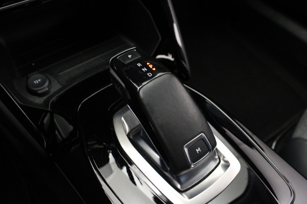 Peugeot 2008 1.2 PureTech Allure |Navi|Camera|