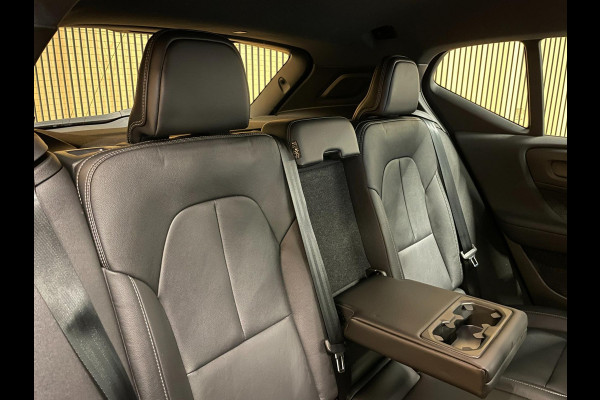 Volvo XC40 Recharge P8 AWD R-Design|TREKH.|LEDER|ELEK. KLEP|ACC|CARPLAY|CAMERA|CLIMATE+CRUISE CONTROL|NL-AUTO|NAP|INCL.BTW|1e EIG|