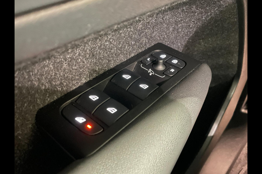 Volvo XC40 Recharge P8 AWD R-Design|TREKH.|LEDER|ELEK. KLEP|ACC|CARPLAY|CAMERA|CLIMATE+CRUISE CONTROL|NL-AUTO|NAP|INCL.BTW|1e EIG|