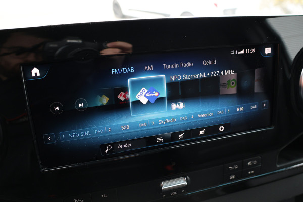 Mercedes-Benz Sprinter 314 2.2 CDI L2H2 | MBUX | Navigatie | CarPlay | Camera | Blind Spot | Climate control | PDC V+A | Sidebars | Lichtmetalen velgen | Nieuwe APK | NAP Logisch