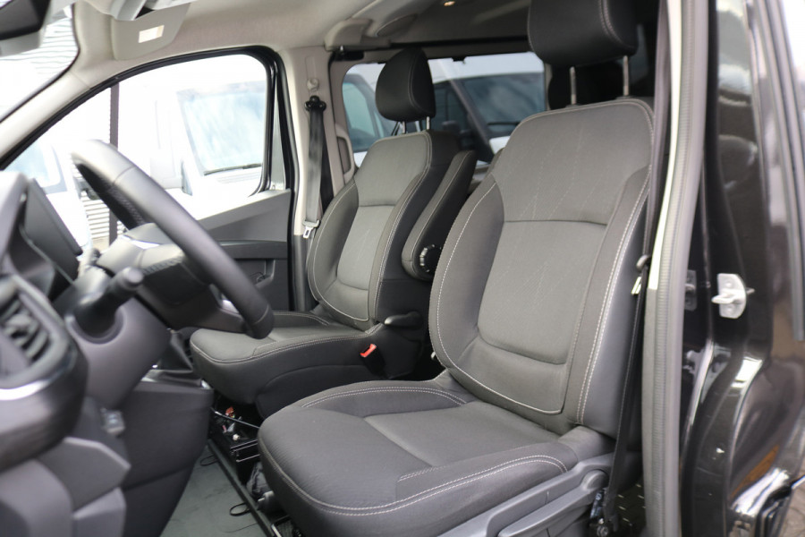 Renault Trafic 2.0 dCi 150pk L2 H1 DC Luxe Black Edition
