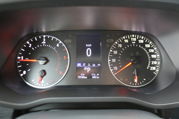 Renault Trafic 2.0 dCi 150pk L2 H1 DC Luxe Black Edition