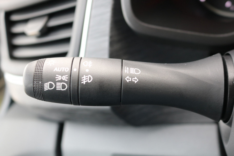 Renault Trafic 2.0 dCi 150pk L2 H1 DC Luxe Black Edition