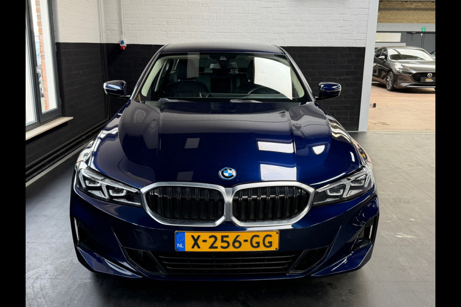 BMW 3-serie 320e LCI |Facelift | Widescreen | 2 sets velgen | Plug-in | NL Auto | NAP