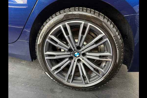 BMW 3-serie 320e LCI |Facelift | Widescreen | 2 sets velgen | Plug-in | NL Auto | NAP