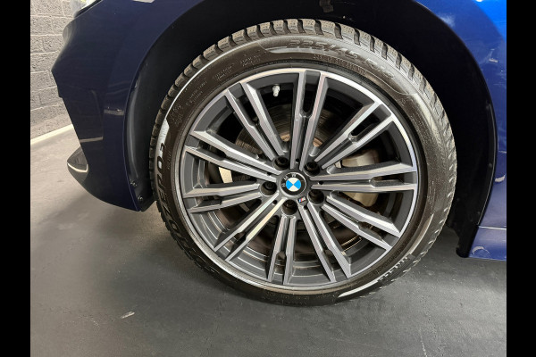 BMW 3-serie 320e LCI |Facelift | Widescreen | 2 sets velgen | Plug-in | NL Auto | NAP