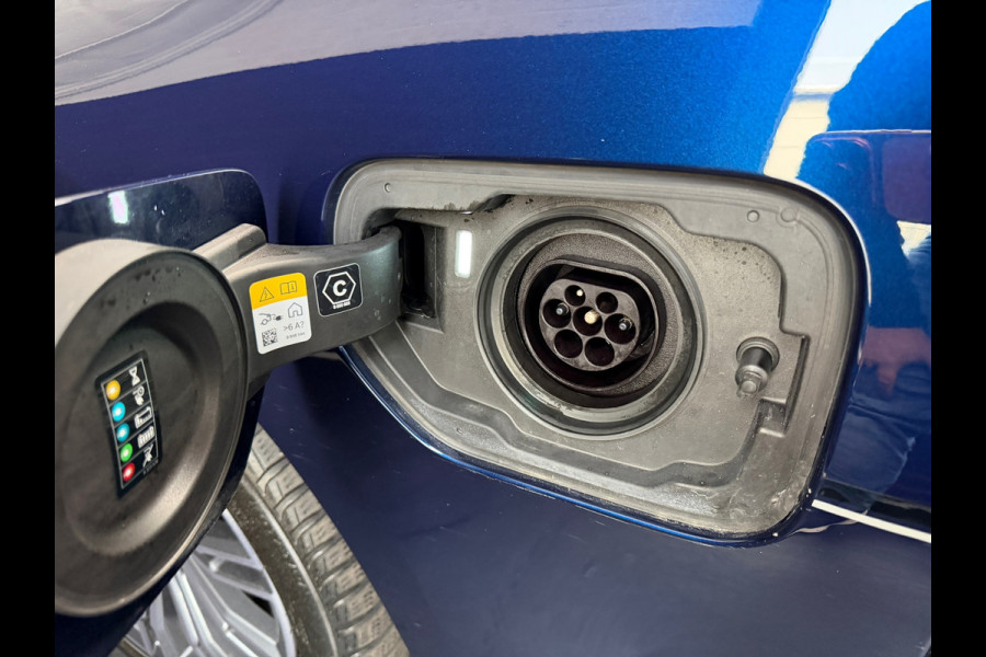 BMW 3-serie 320e LCI |Facelift | Widescreen | 2 sets velgen | Plug-in | NL Auto | NAP