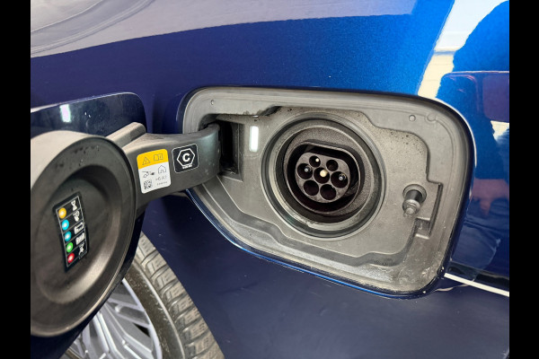 BMW 3-serie 320e LCI |Facelift | Widescreen | 2 sets velgen | Plug-in | NL Auto | NAP