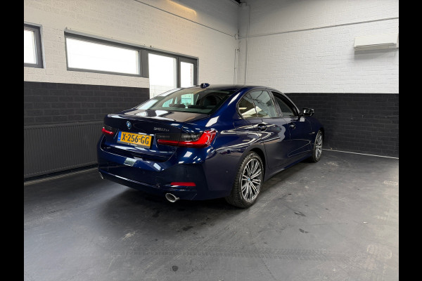 BMW 3-serie 320e LCI |Facelift | Widescreen | 2 sets velgen | Plug-in | NL Auto | NAP