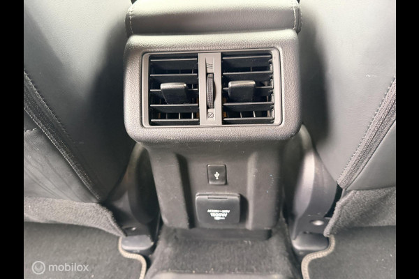 Mitsubishi Outlander 2.4 PHEV Instyle trekhaak side skirts