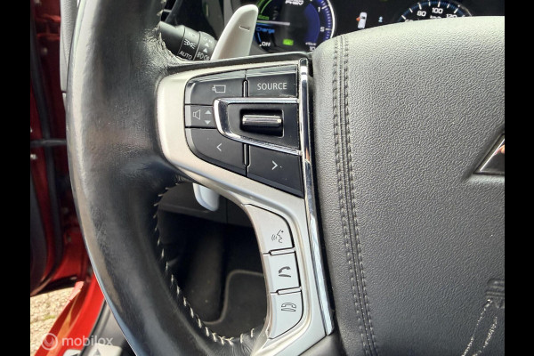 Mitsubishi Outlander 2.4 PHEV Instyle trekhaak side skirts