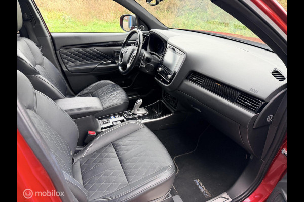 Mitsubishi Outlander 2.4 PHEV Instyle trekhaak side skirts