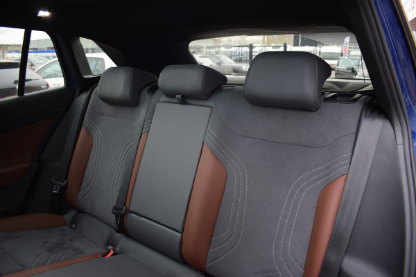 Volkswagen ID.4 Max 77 kWh | Trekhaak | Pano | Stuur- en Stoelverw. | Half Leer