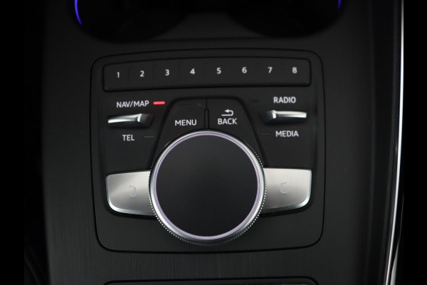 Audi A4 40 TFSI Sport S Line Black Edition | Stoelverwarming | Adaptive cruise | Keyless | Virtual Cockpit | Carplay | Half leder | Navigatie | Full LED | 19'' | Sportstoelen | Sfeerverlichting