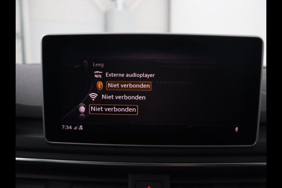 Audi A4 40 TFSI Sport S Line Black Edition | Stoelverwarming | Adaptive cruise | Keyless | Virtual Cockpit | Carplay | Half leder | Navigatie | Full LED | 19'' | Sportstoelen | Sfeerverlichting