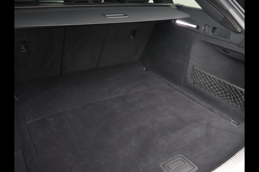 Audi A4 40 TFSI Sport S Line Black Edition | Stoelverwarming | Adaptive cruise | Keyless | Virtual Cockpit | Carplay | Half leder | Navigatie | Full LED | 19'' | Sportstoelen | Sfeerverlichting