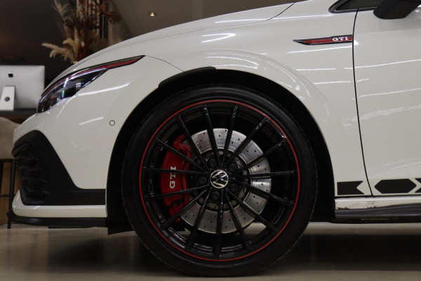 Volkswagen Golf 2.0 TSI GTI CLUBSPORT 45 JAHRE /PANO/AKRA/IQ-LIGHT/NURBURGRING//VOLL