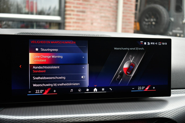 BMW 3 Serie Touring 330e M-Sport Pro LCI-2 Pano Trekh 360 HUD 19inch El-zetels