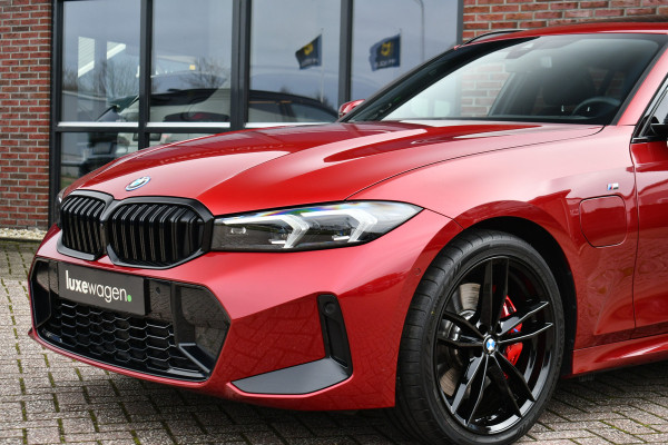 BMW 3 Serie Touring 330e M-Sport Pro LCI-2 Pano Trekh 360 HUD 19inch El-zetels