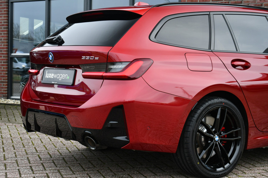BMW 3 Serie Touring 330e M-Sport Pro LCI-2 Pano Trekh 360 HUD 19inch El-zetels