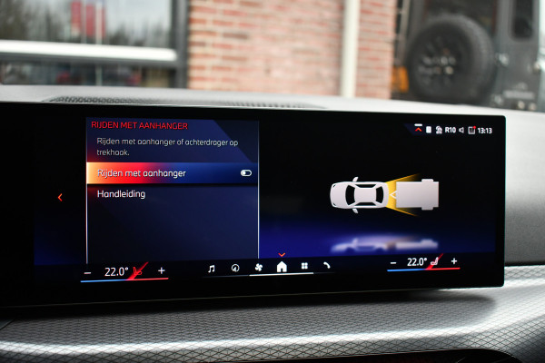 BMW 3 Serie Touring 330e M-Sport Pro LCI-2 Pano Trekh 360 HUD 19inch El-zetels