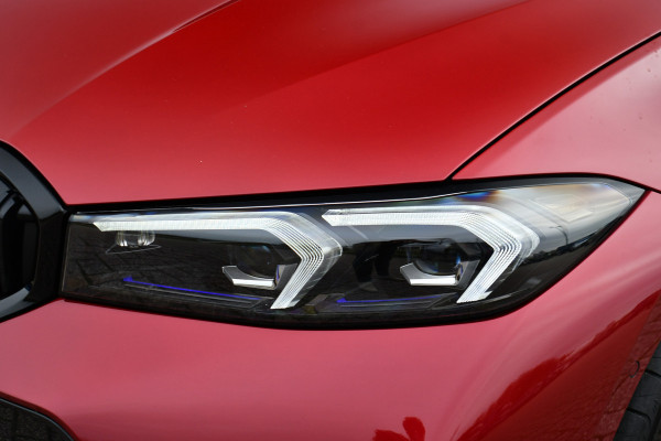 BMW 3 Serie Touring 330e M-Sport Pro LCI-2 Pano Trekh 360 HUD 19inch El-zetels